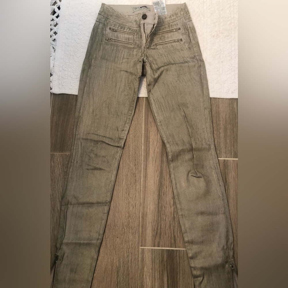 Guess Pink Skinny Pants Size 23 With Leg Zippers Waxed Texture Gold & Tan